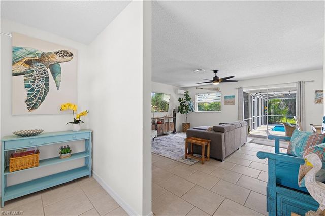 660 111th AVE N, Naples, FL 34108