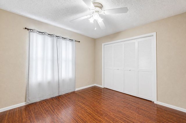 2750 Holly Hall Street 1007, Houston, TX 77054