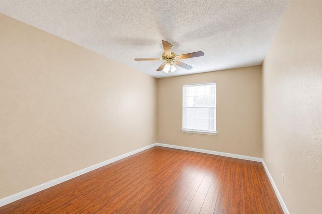 2750 Holly Hall Street 1007, Houston, TX 77054
