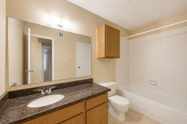 2750 Holly Hall Street 1007, Houston, TX 77054