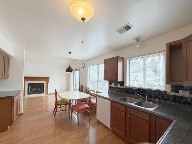 1127 Ashbrook Drive, Mundelein, IL 60060