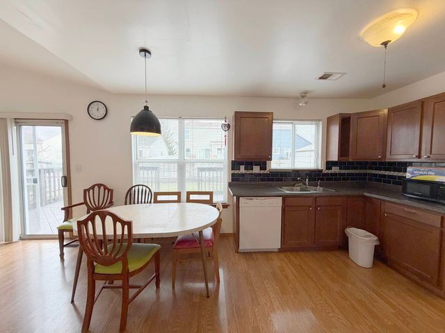 1127 Ashbrook Drive, Mundelein, IL 60060