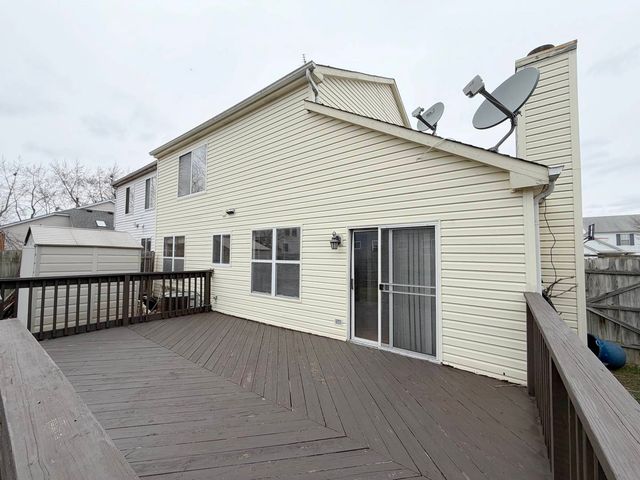 1127 Ashbrook Drive, Mundelein, IL 60060