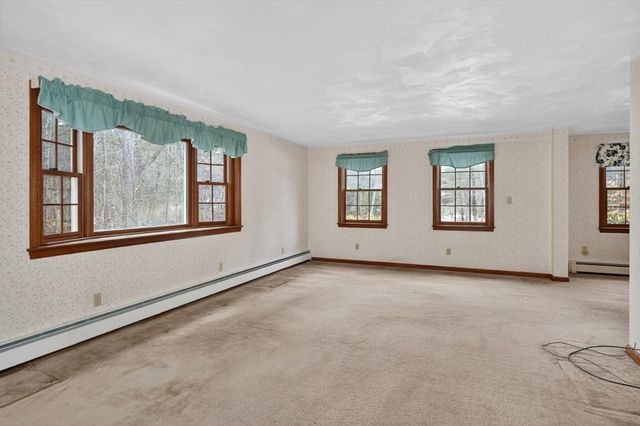 79 Taylor Rd, Stow, MA 01775