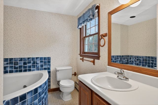 79 Taylor Rd, Stow, MA 01775