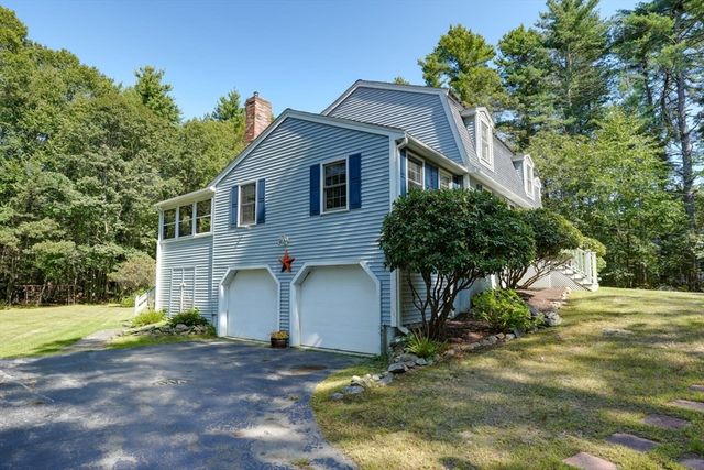 79 Taylor Rd, Stow, MA 01775