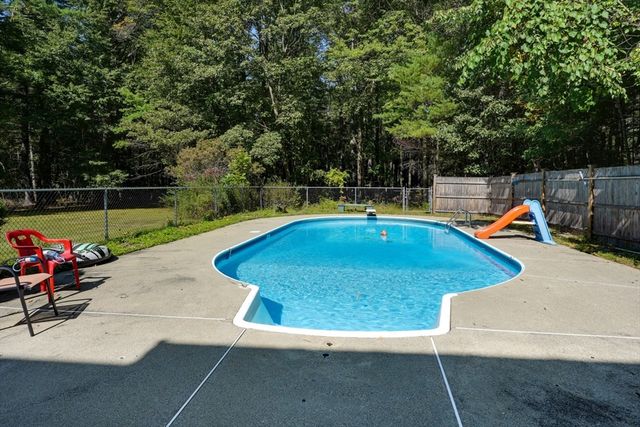 79 Taylor Rd, Stow, MA 01775