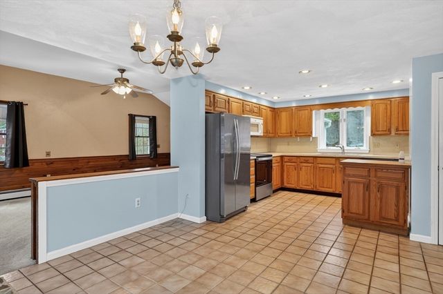 79 Taylor Rd, Stow, MA 01775