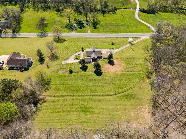 5005 Campbellsville Pike, Culleoka, TN 38451