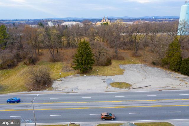 4155 W MARKET STREET, York, PA 17408