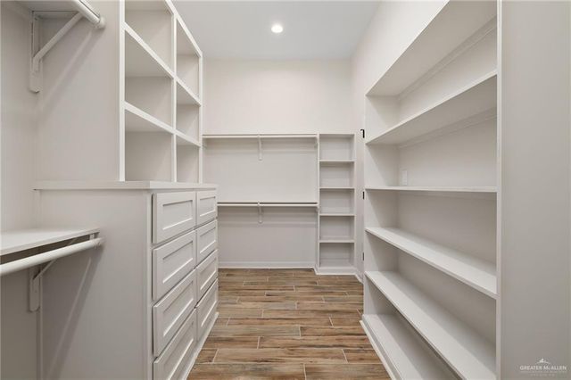 1565 E Silos Avenue, Edinburg, TX 78542