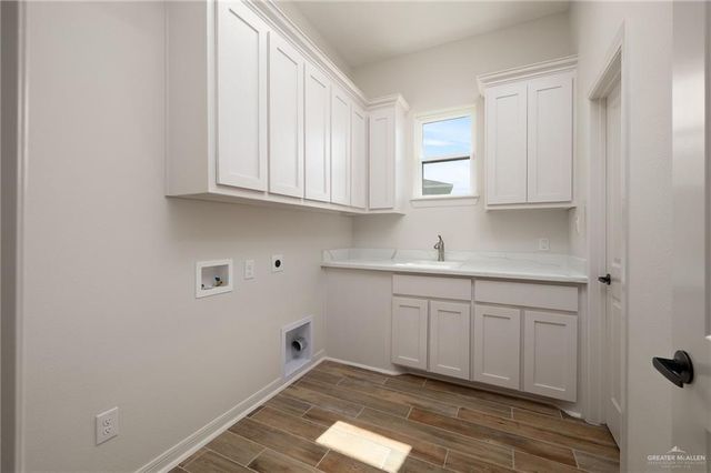 1565 E Silos Avenue, Edinburg, TX 78542