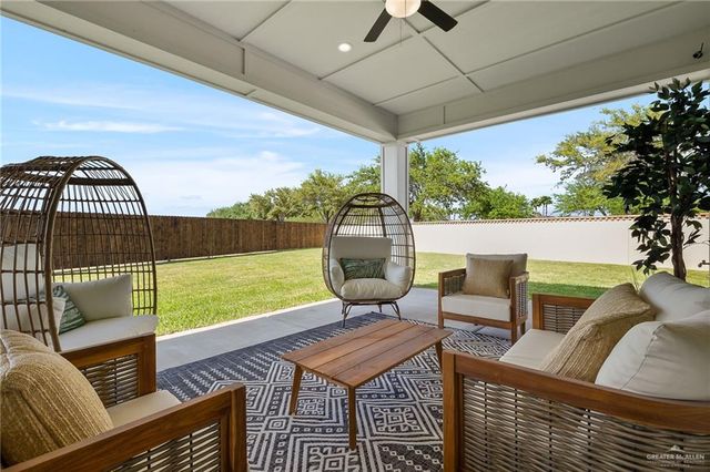 1565 E Silos Avenue, Edinburg, TX 78542