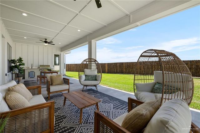 1565 E Silos Avenue, Edinburg, TX 78542