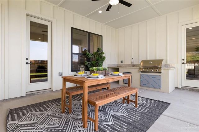 1565 E Silos Avenue, Edinburg, TX 78542