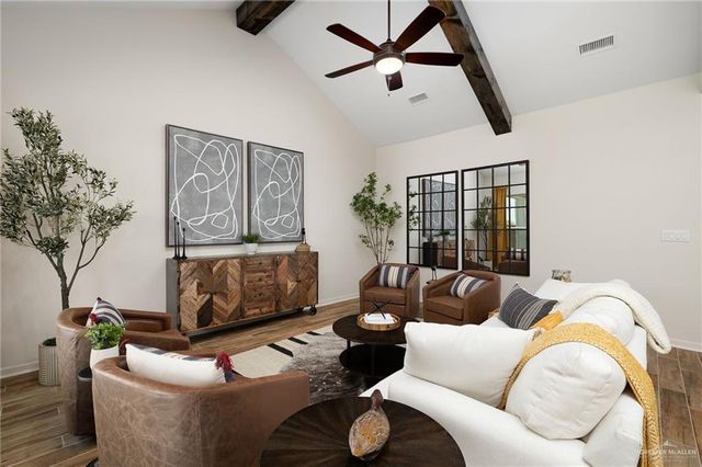 1565 E Silos Avenue, Edinburg, TX 78542