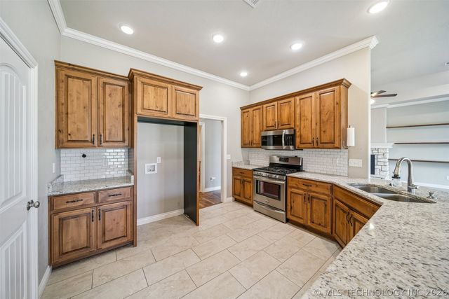 16283 Neel Drive, Claremore, OK 74017