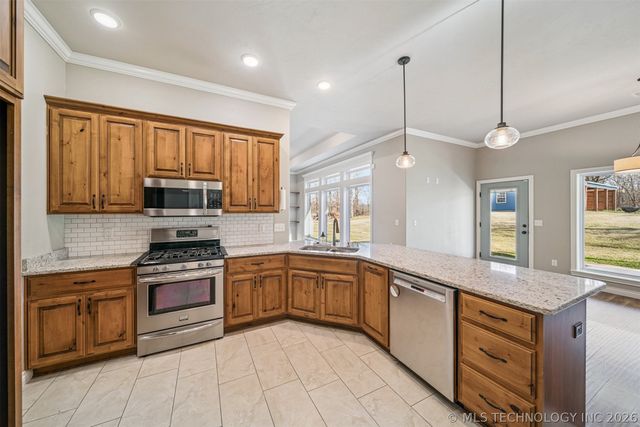 16283 Neel Drive, Claremore, OK 74017