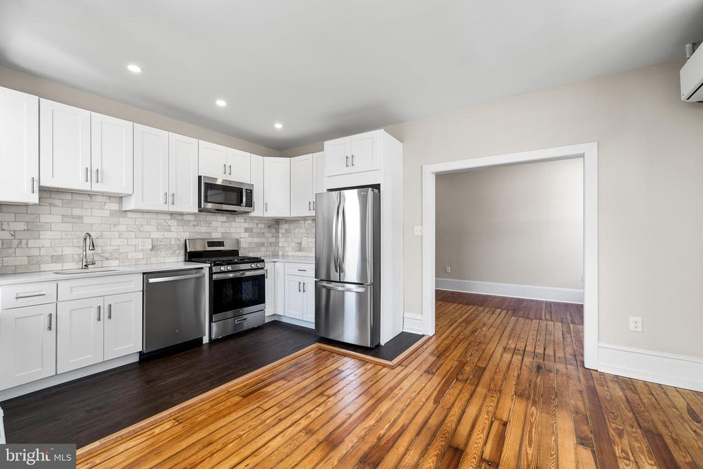 2311 GREEN ST #3R, PHILADELPHIA, PA 19130 — photo 2