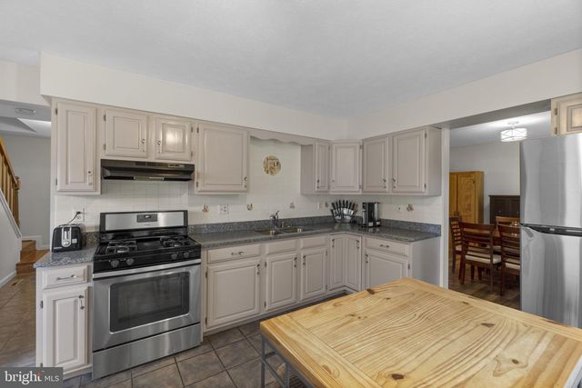 4803 ARCHER DR, Hampstead, MD 21074