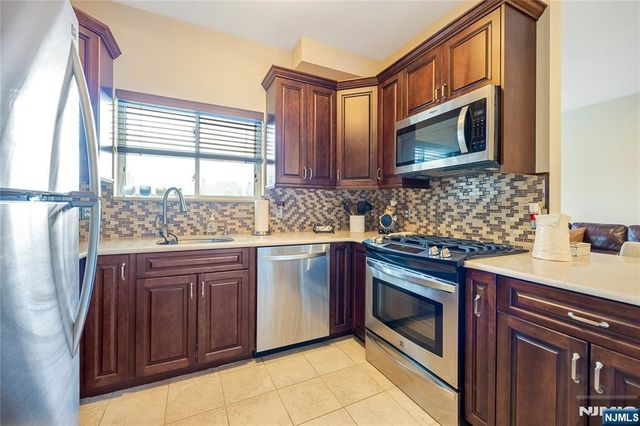 1018 Brittany Drive 1018, Wayne, NJ 07470