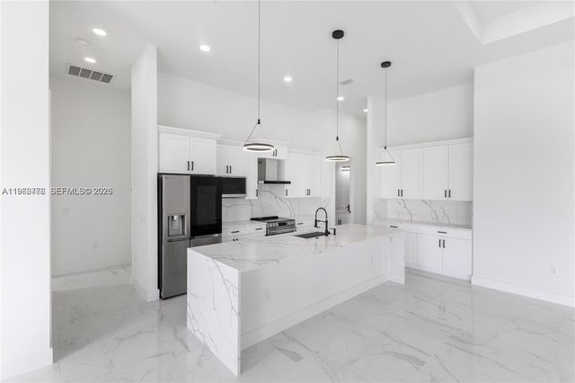 4330 34th, Cape Coral, FL 33993