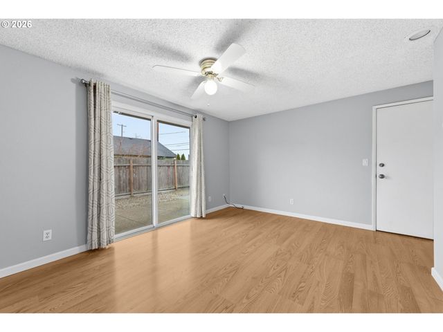 4671 ROYAL Ave, Eugene, OR 97402