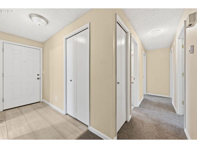 4671 ROYAL Ave, Eugene, OR 97402