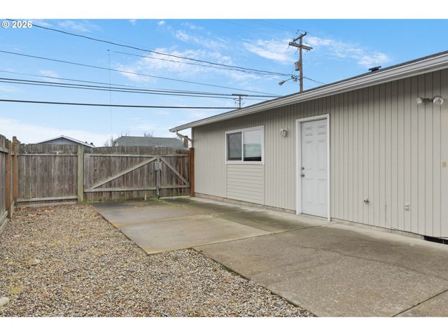 4671 ROYAL Ave, Eugene, OR 97402