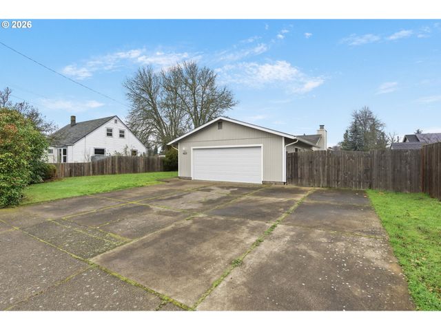 4671 ROYAL Ave, Eugene, OR 97402