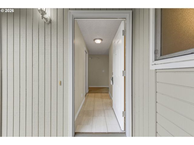 4671 ROYAL Ave, Eugene, OR 97402