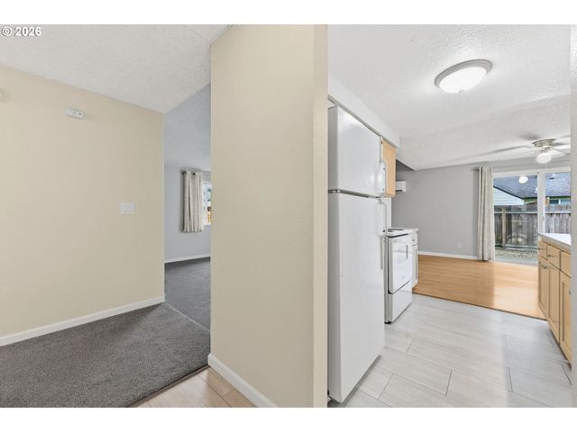 4671 ROYAL Ave, Eugene, OR 97402