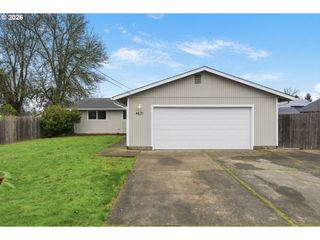 4671 ROYAL Ave, Eugene, OR 97402