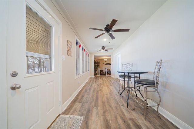 2118 W Lake Dr, Gladewater, TX 75647