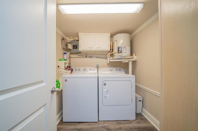 2118 W Lake Dr, Gladewater, TX 75647