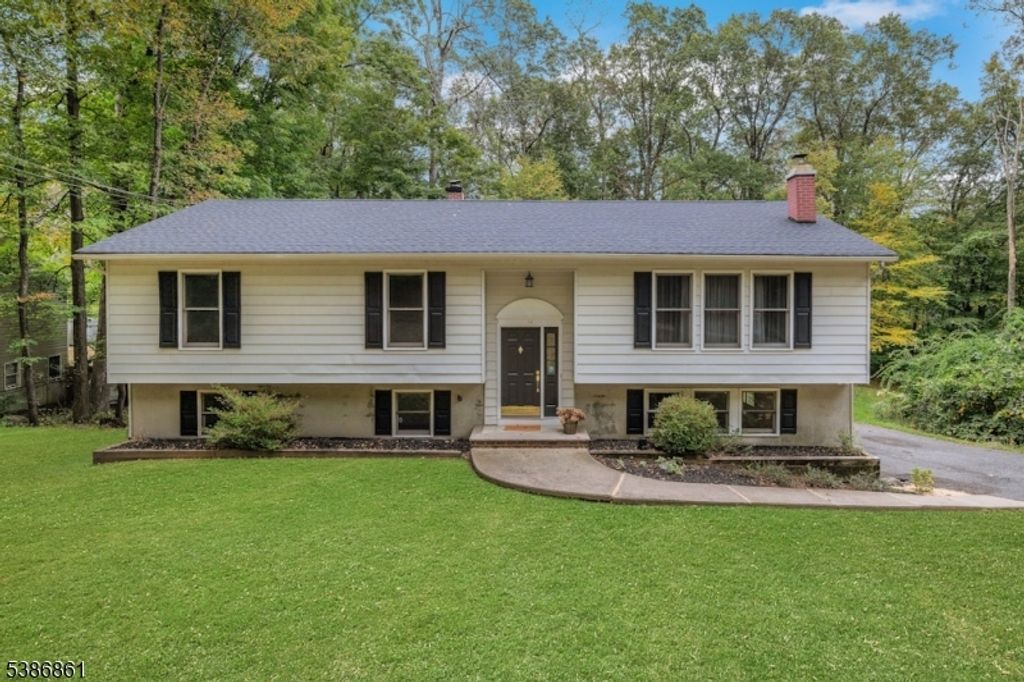 16 Wenatchee Rd, Vernon Twp., NJ 07422