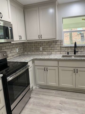 402 N Monroe Street, Kaufman, TX 75142