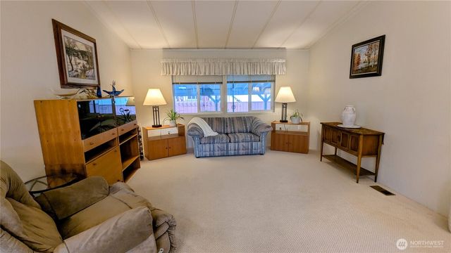 1427 100th Street SW #121, Everett, WA 98204