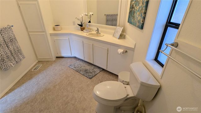 1427 100th Street SW #121, Everett, WA 98204