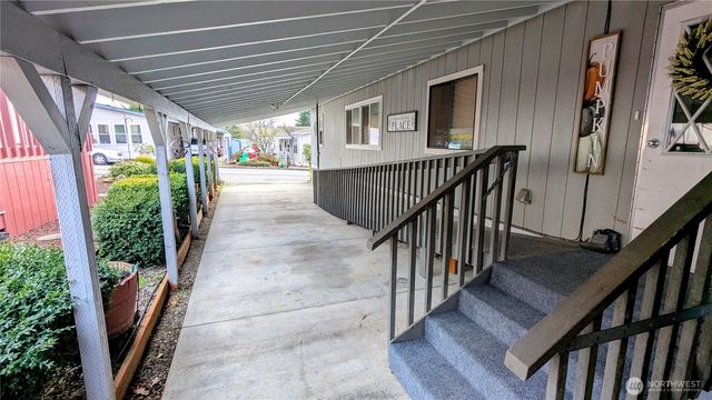 1427 100th Street SW #121, Everett, WA 98204