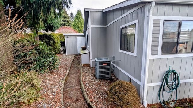 1427 100th Street SW #121, Everett, WA 98204