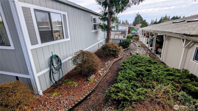 1427 100th Street SW #121, Everett, WA 98204
