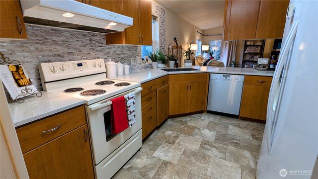 1427 100th Street SW #121, Everett, WA 98204