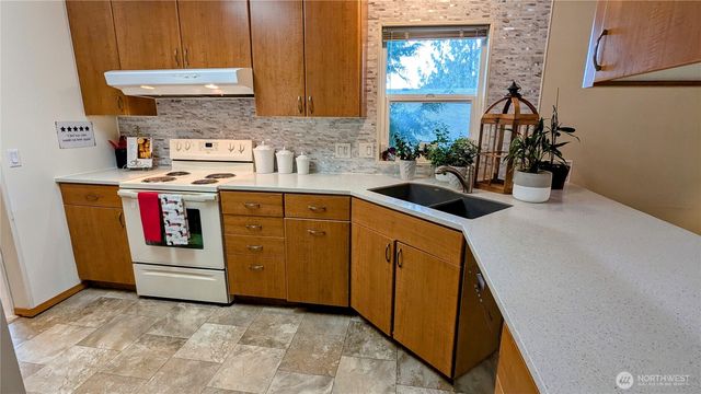 1427 100th Street SW #121, Everett, WA 98204