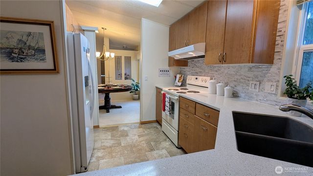 1427 100th Street SW #121, Everett, WA 98204