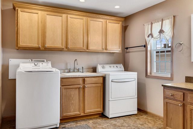 1611 Avon STREET, La Crosse, WI 54603