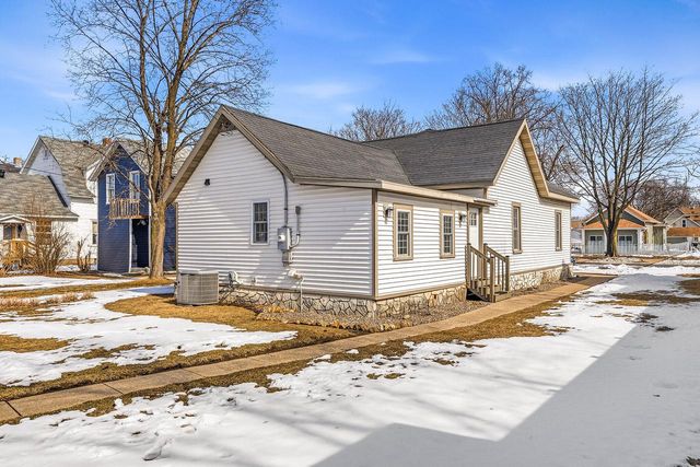 1611 Avon STREET, La Crosse, WI 54603