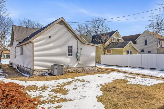 1611 Avon STREET, La Crosse, WI 54603