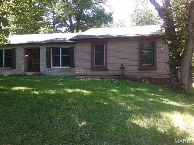 12439 Norma Lane, St Louis, MO 63138