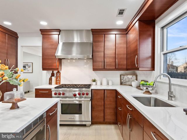 22 COUNTRY WALK, Cherry Hill, NJ 08003